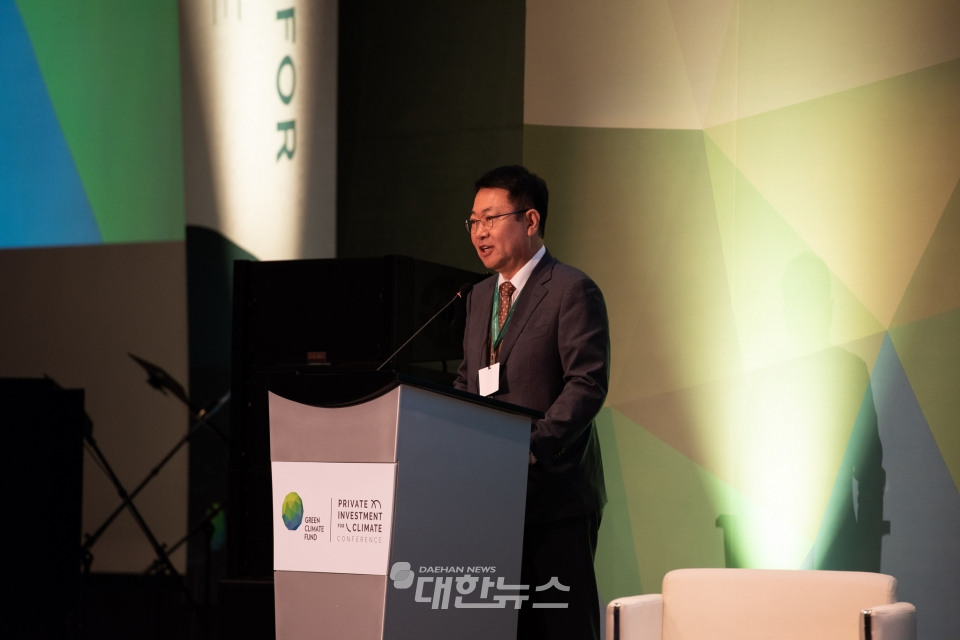 사진은 녹색기후기금 민간투자 기후콘퍼런스에서 발언하고 있는 박남춘 인천시장 모습ⓒ대한뉴스