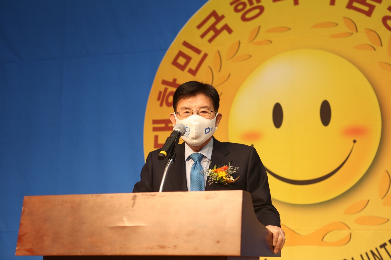 대회장을 맡은 김덕룡 민주평통 전 수석 부 의장이 축사를 하고 있다.  ⓒ대한뉴스