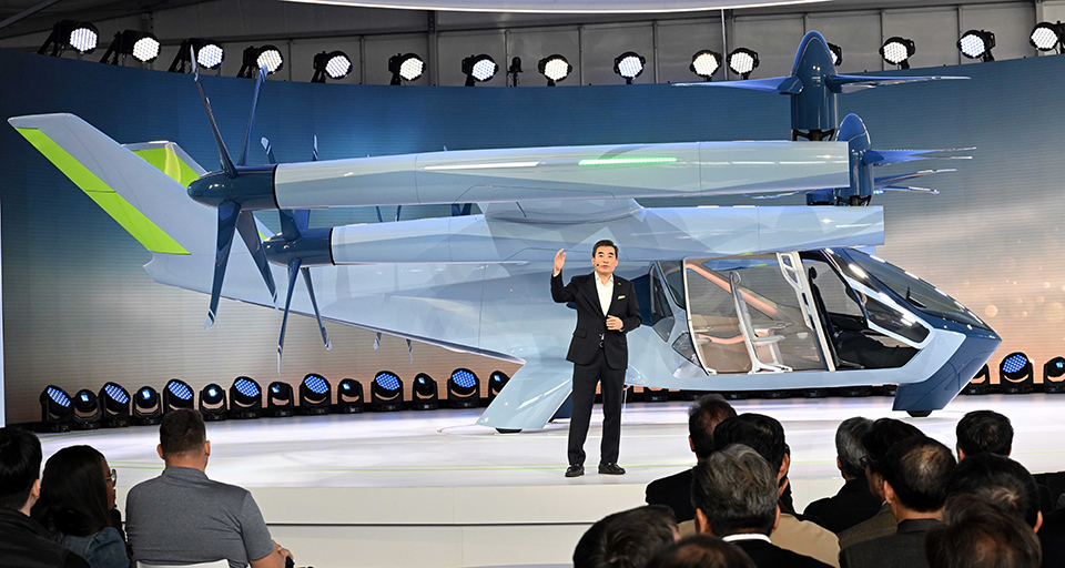 S-A2 기체에 대해 설명하는 현대차·기아 AAM본부장 겸 슈퍼널 CEO 신재원 사장 ⓒ현대자동차그룹