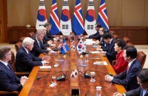 박근혜 대통령, ‘그림손’ 아이슬란드 대통령과 정상회담