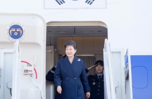 박근혜 대통령, 서울공항 도착