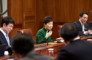 박근혜 대통령, 수석비서관 회의 주재