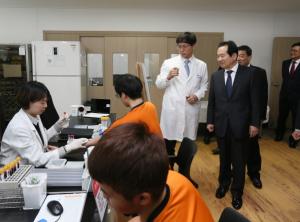 정세균 의장, 2017년 첫 징병검사 실시된 서울지방병무청 방문