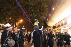 中 언론 홍콩 시위 비하, “홍콩 학생들 돈벌이로 참여”