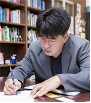 인천대 김준동 교수, 보이지 않는 에너지 발전 ‘투명 반도체 태양전지’