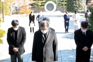 박 형준 국민의힘 부산시장 예비후보,신축년 새해 UN 묘지와 충렬사 참배로 시작해...