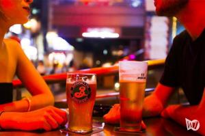 술집 폐쇄해도 일부 애주가 알코올 섭취 증가
