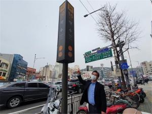 서울시의회 박기재 의원, 약수역 10번 출입구 ‘기둥형 표지판’설치