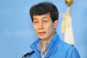 “선거 쓰레기 줄여야”... 윤건영 의원, 친환경 선거를 위한 공직선거법 발의