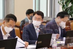 김수흥 의원, 첨단산업 육성과 균형발전을 모색하기 위한 삼성전자 방문